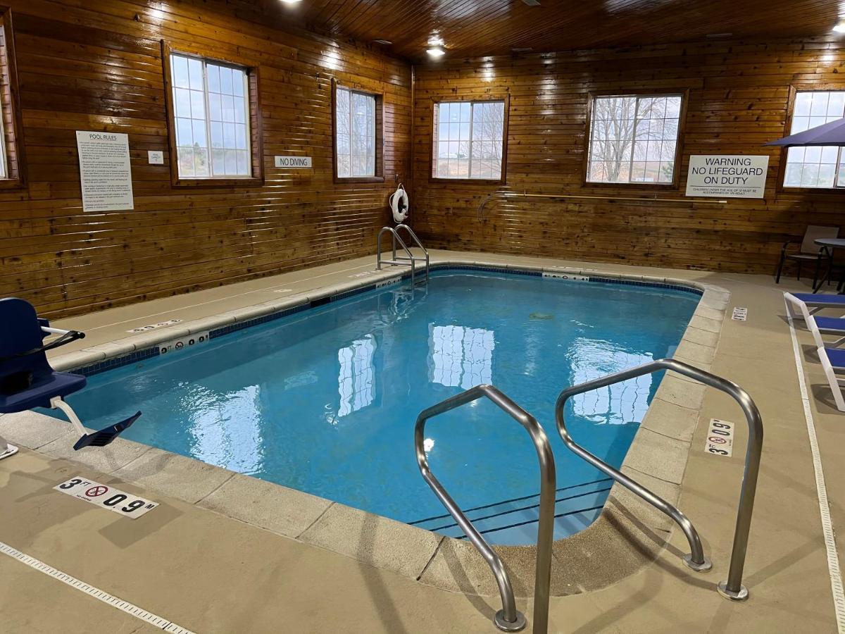 Americinn By Wyndham Williamsburg Экстерьер фото
