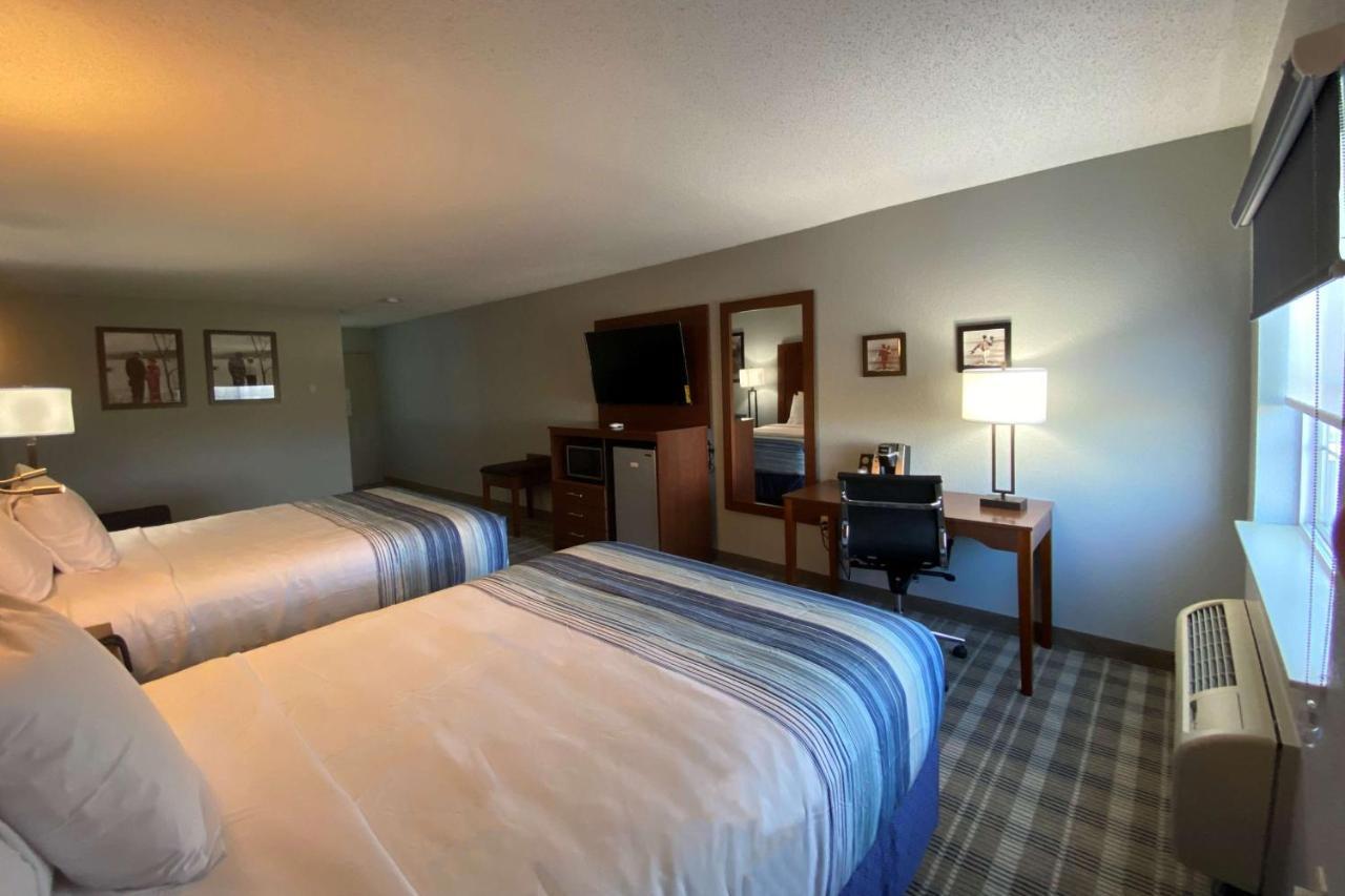 Americinn By Wyndham Williamsburg Экстерьер фото