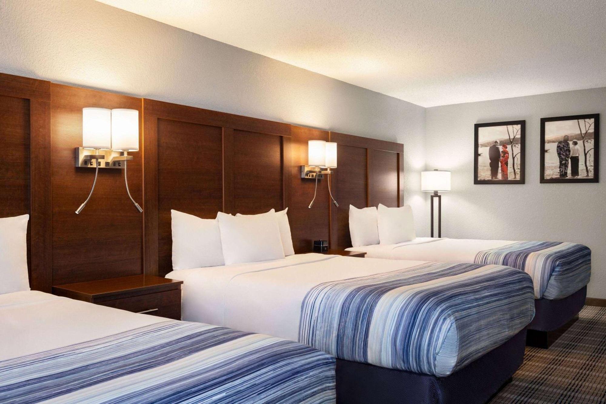 Americinn By Wyndham Williamsburg Экстерьер фото