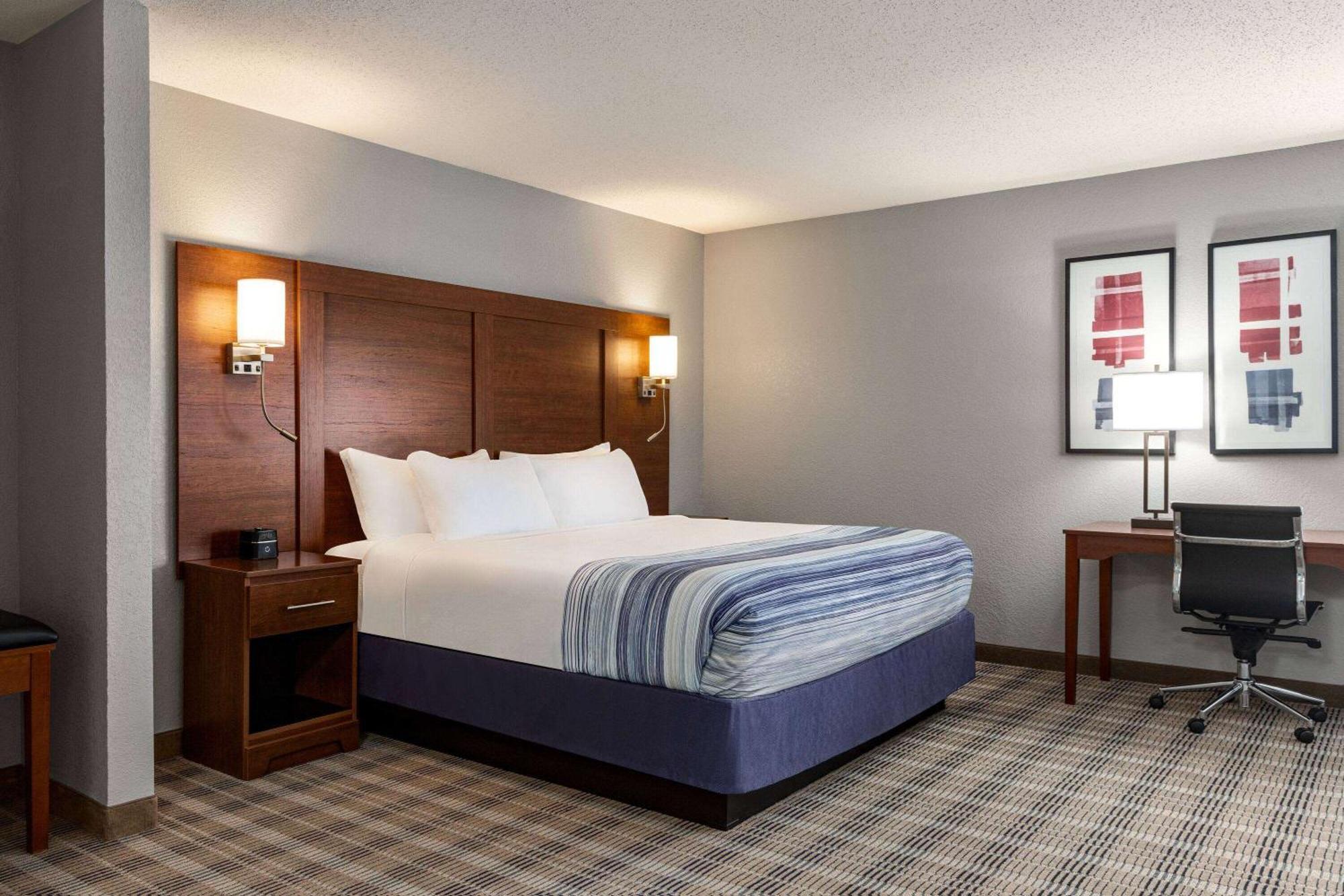 Americinn By Wyndham Williamsburg Экстерьер фото