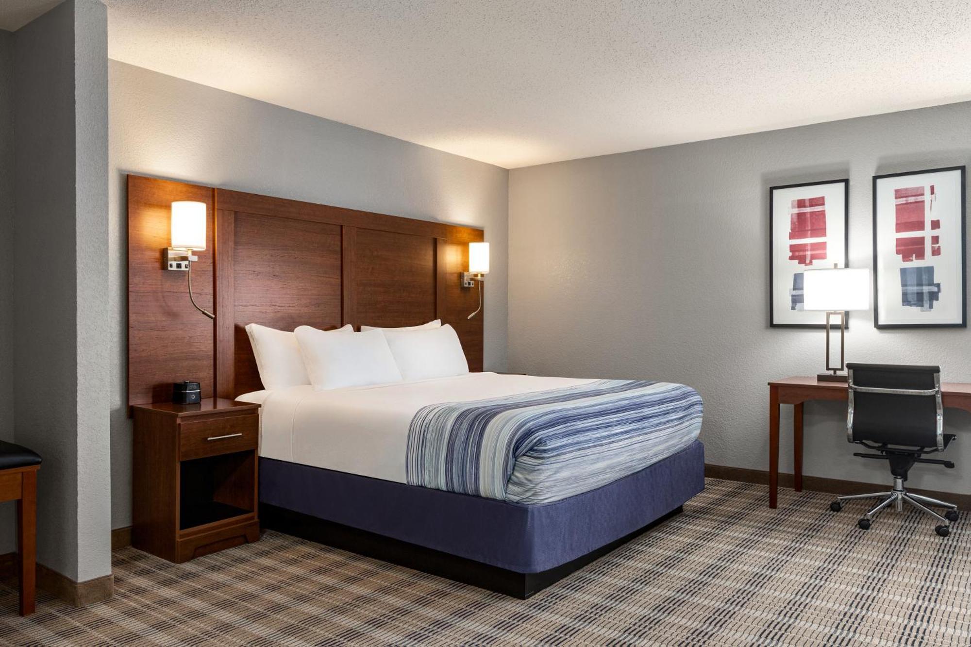 Americinn By Wyndham Williamsburg Экстерьер фото